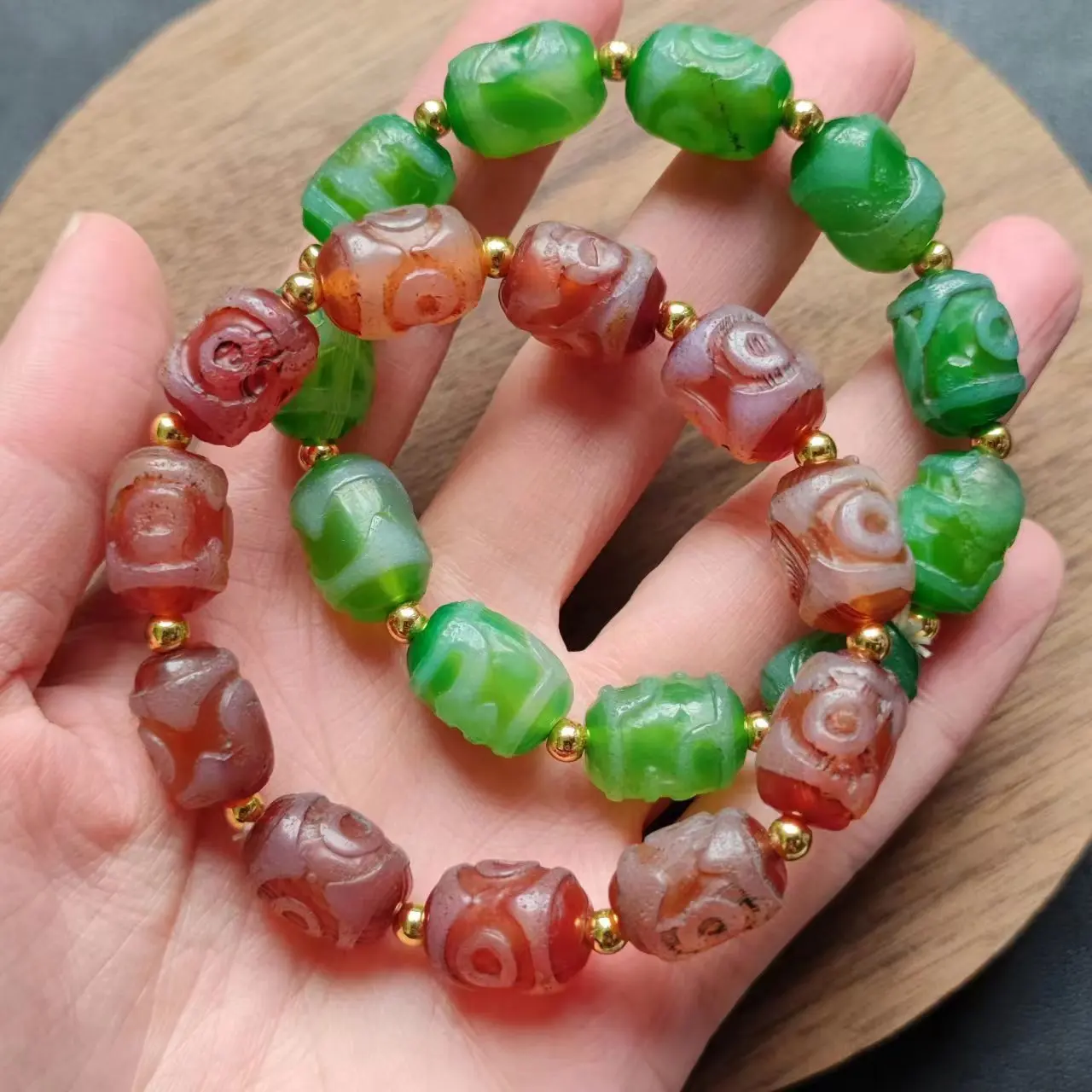 1pcs/lot Natural Old Agate Dzi Bracelet green red Barrel beads Men's and women's models vogue Retro ethnic style jewelry taki