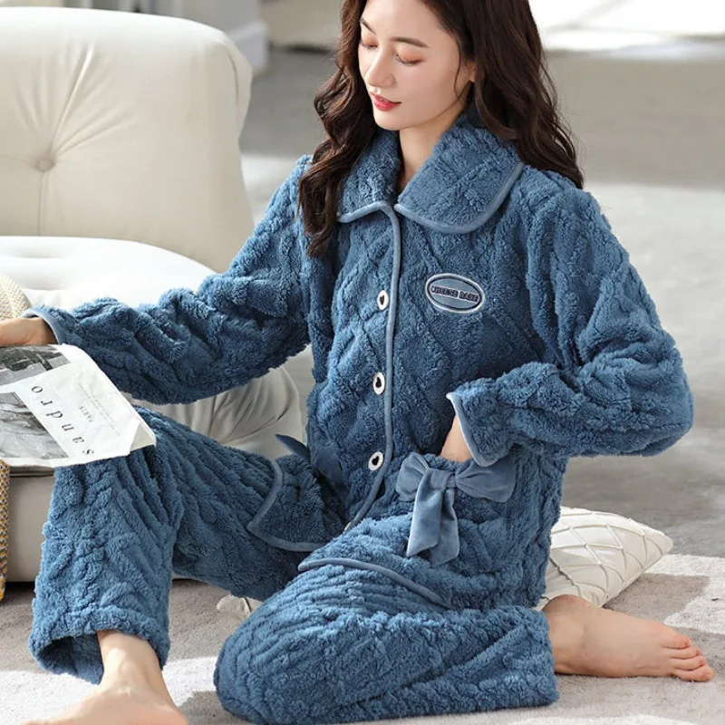 

2024 New Autumn Winter Pajamas Women's Coral Velvet Thickened Sleepwear Flannel Set Long Sleeved Loungewear Middle-aged Homewear