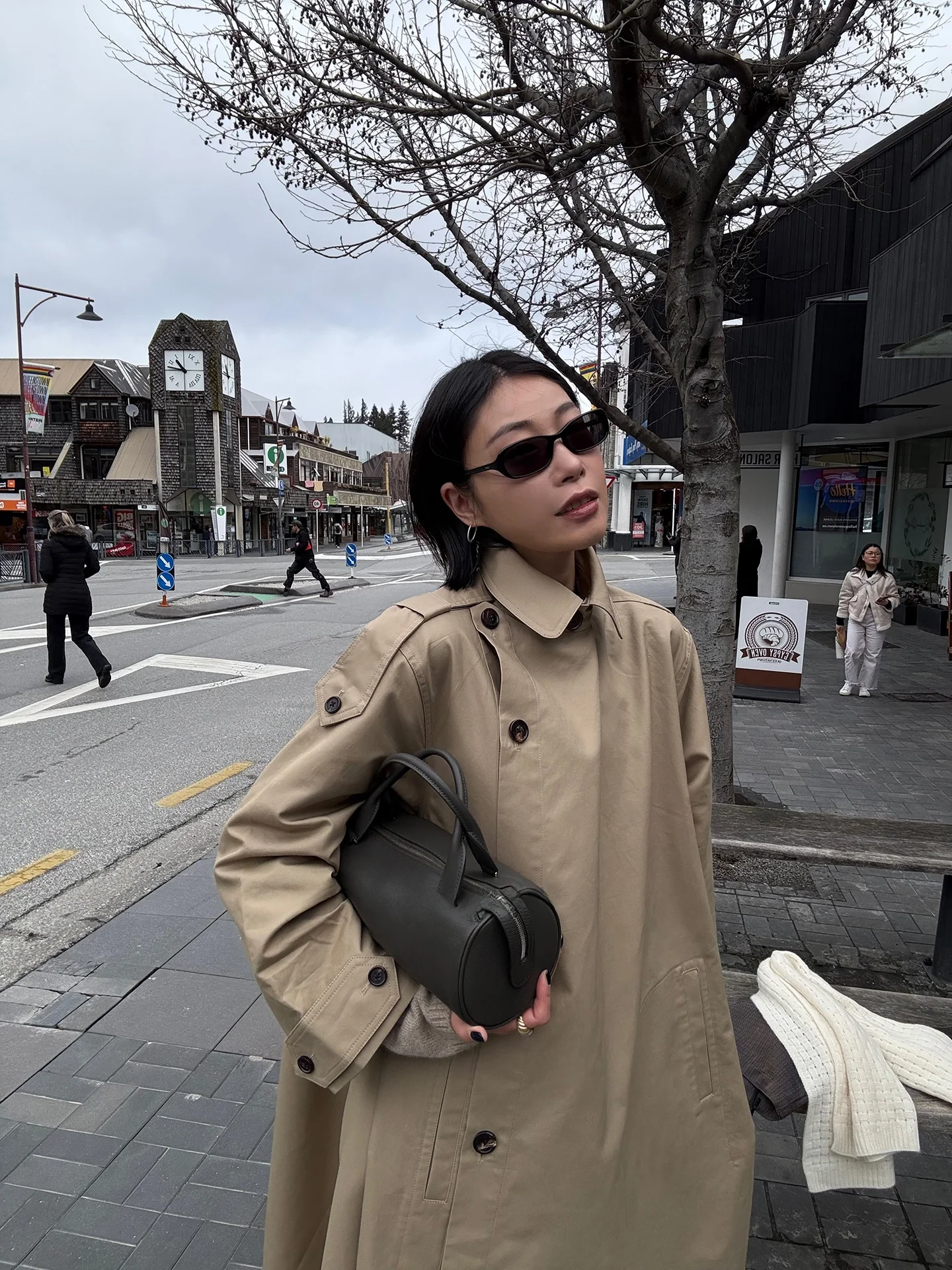 

Пальто RIMEFROST из высококачественного чистого хлопка, асимметричное, прямого кроя, средней длины, на пуговицах