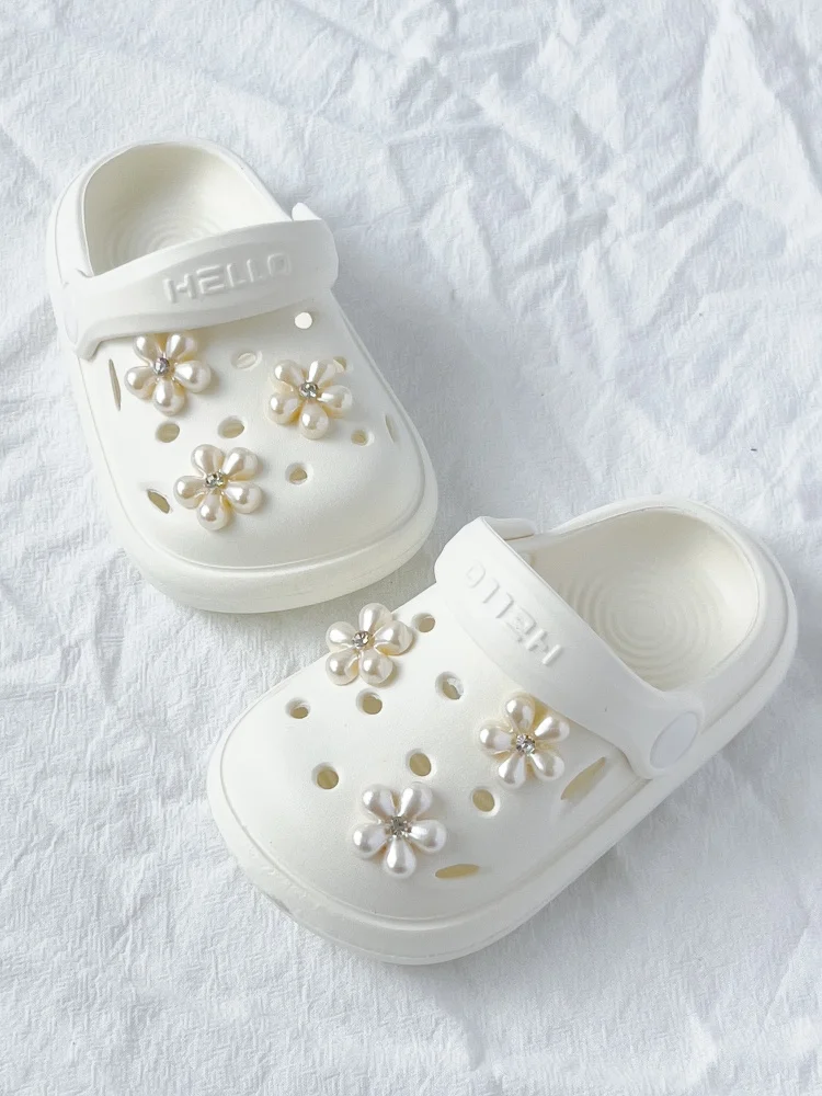 

2025 New Hole Slippers Women's Solid Color Three Flowers Summer Indoor and Outdoor Wear Half Pack Sandals Non-Slip