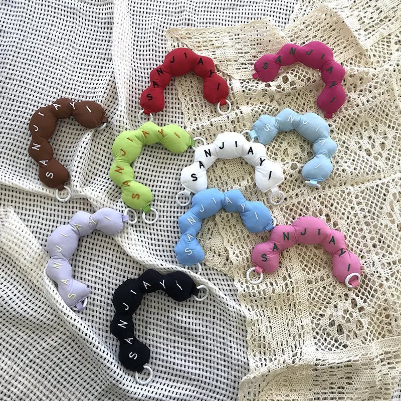 New Niche Design Cute Cartoon Mini Knitted Mobile Phone Bag Versatile Compact Portable Commuting Crossbody Small Square Bag