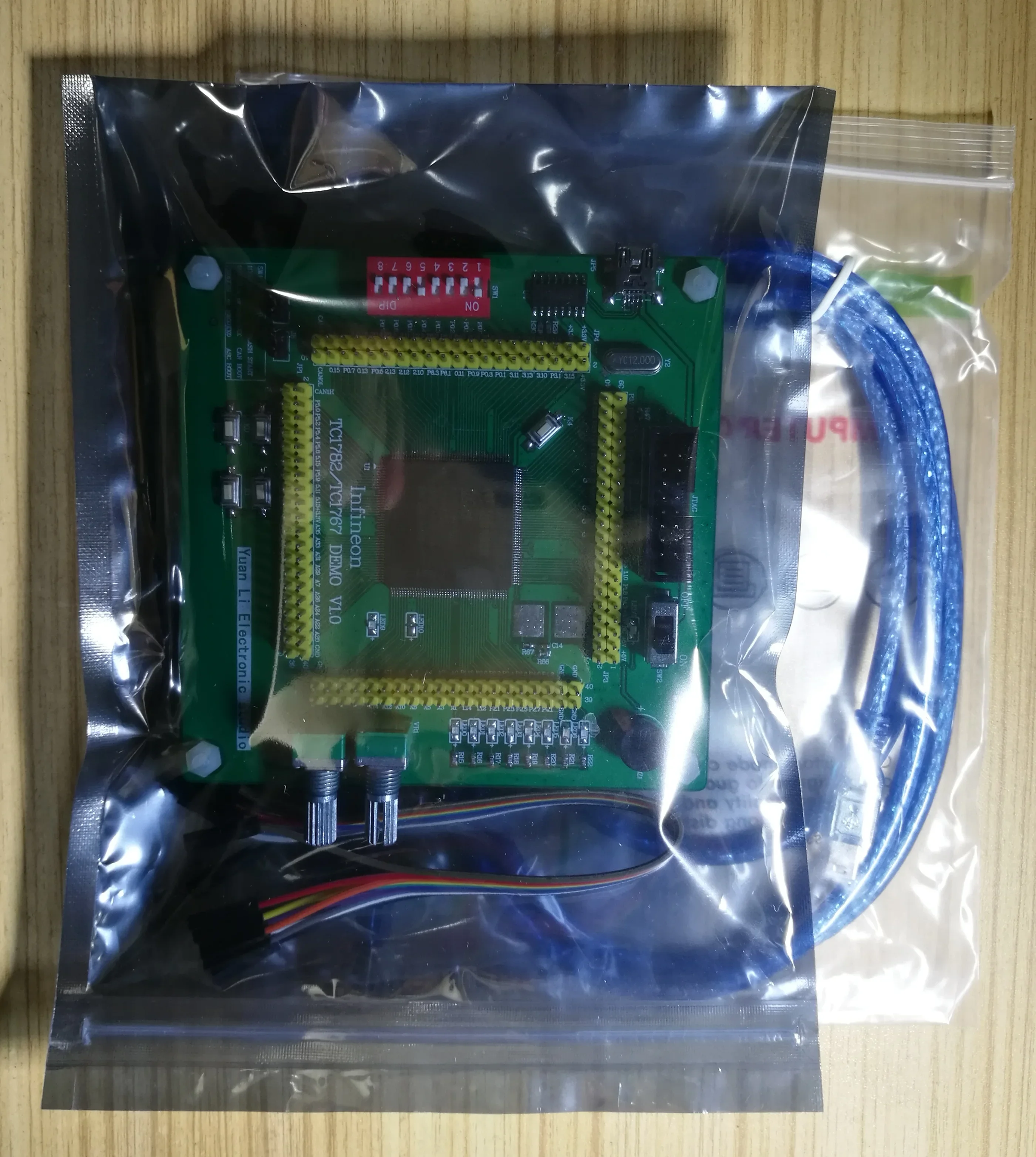 TC1782 Microcontroller Development Board Evaluation Board TC1782 Development Board V1