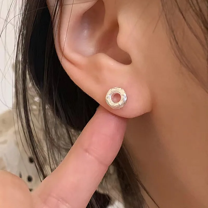 Hypoallergenic Silver Color Metal Croissant Stud Earrings for Women Trendy Creativity Personalized Party Jewelry Gift