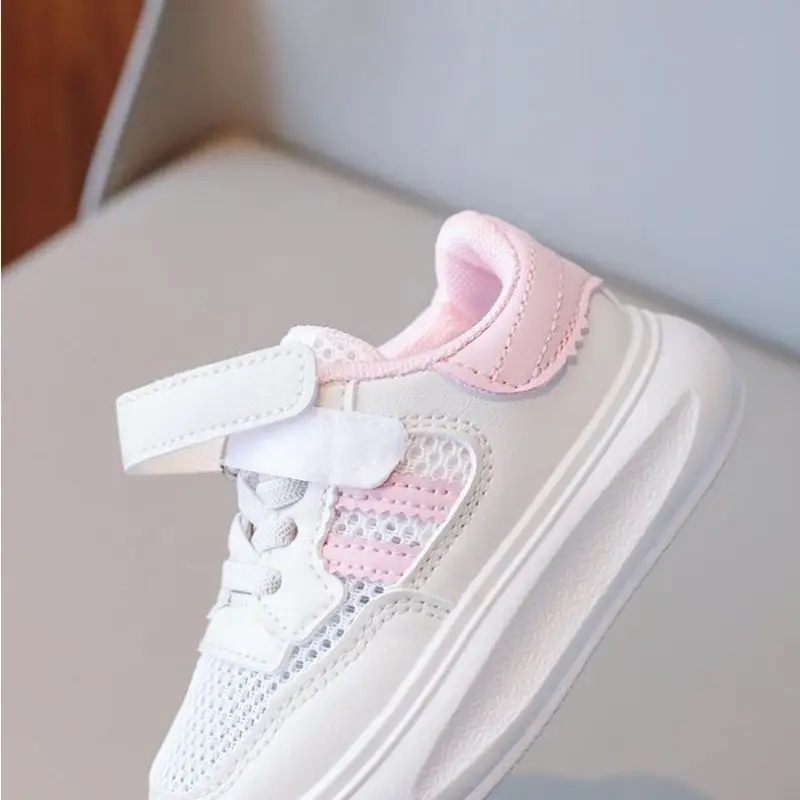 Children\'s Single Mesh Board Shoes Spring/Summer 2024 New Style Lightweight Soft Sole Casual Breathable Running Shoes Boys Girls