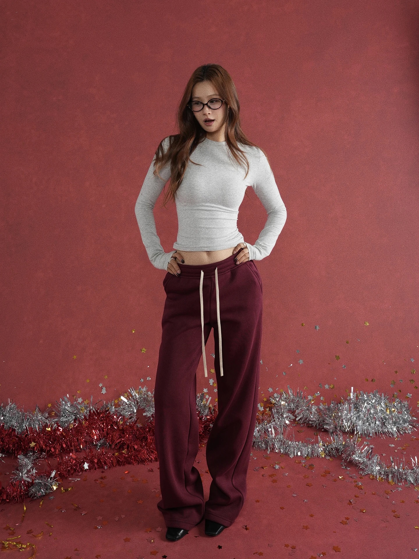 

Новогодние красные повседневные брюки Bluetique с флисовой подкладкой, прямые, удобные, длинные, с завязками, с высокой талией, из хлопка и полиэстера