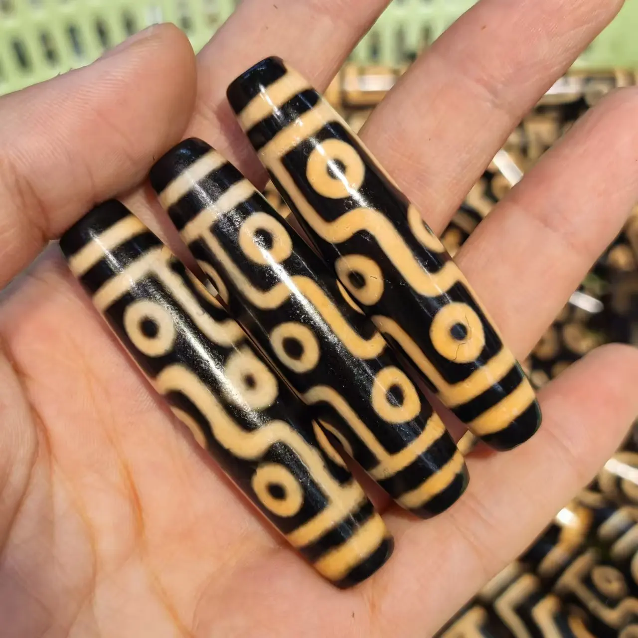 50pcs/lot Natural Nine Eyes Pattern Old Agate Dzi Weathering lines Tooth yellow 58mm Bracelet Necklace accessories Ethnic style