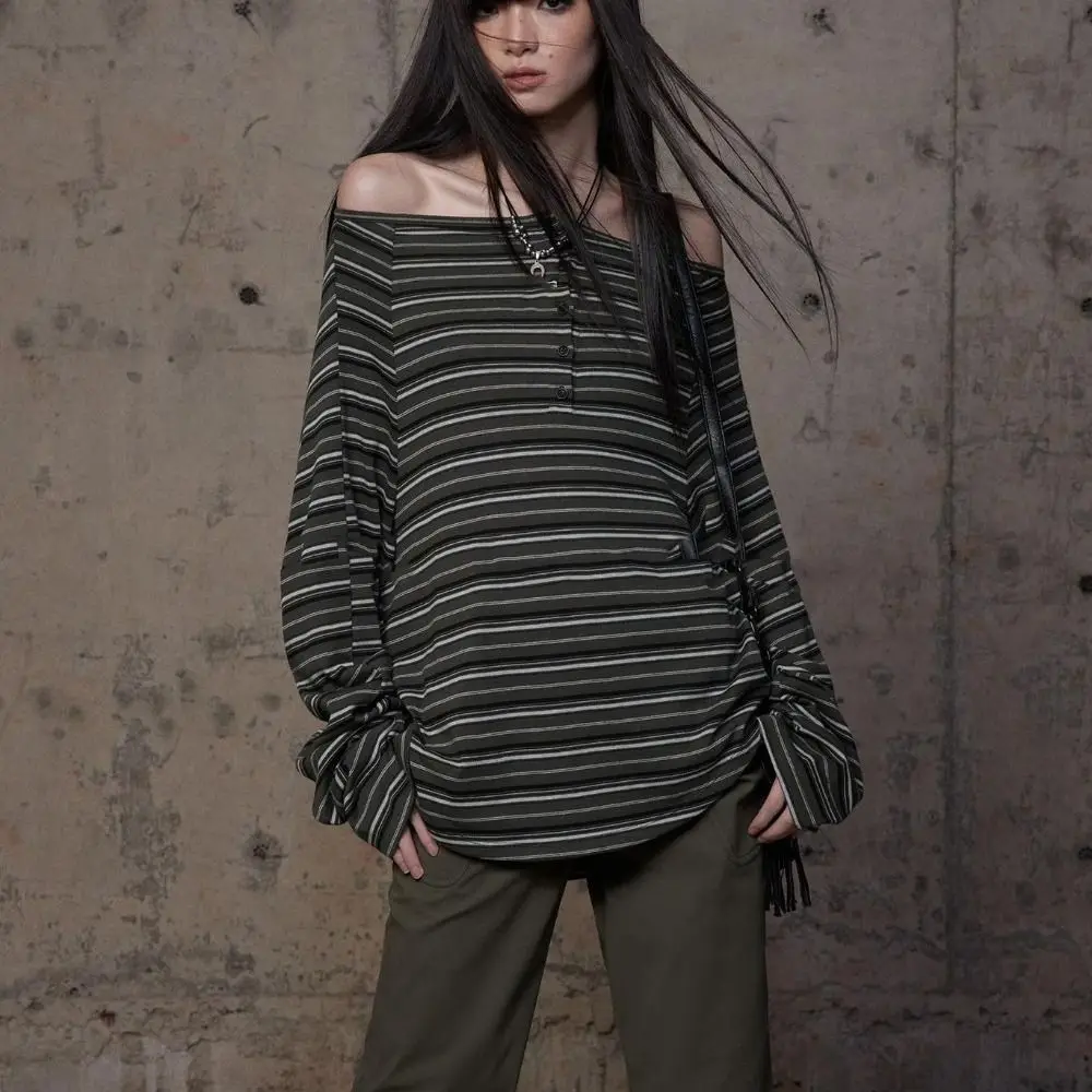 

Модная футболка в полоску с длинным рукавом в стиле ретро, нерегулярный свободный пуловер на пуговицах, шикарный стильный женский топ с открытыми плечами