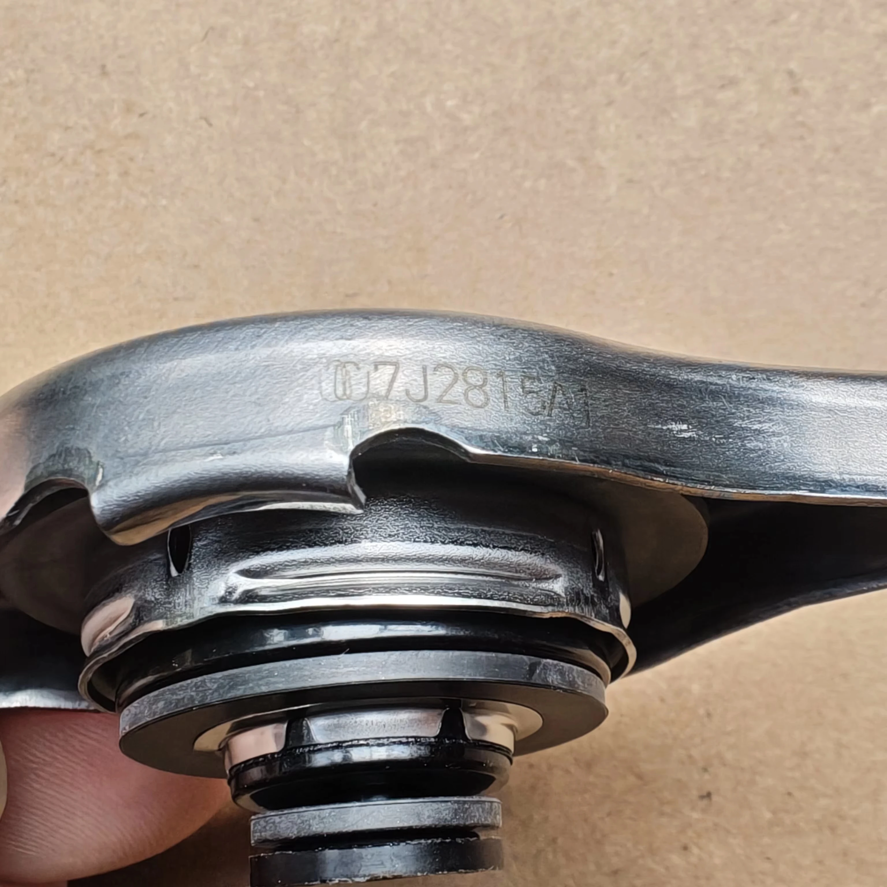 MR597126GRANDIS NA4W PAJEROSPORT2/3 KHKSKR0W XPANDER NC1W CAP,RADIATOR CAP MR597126