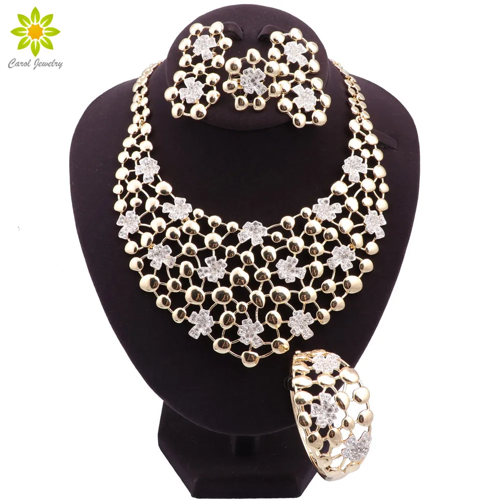 

Комплект из колье, серёг и кольца, золотистого цвета