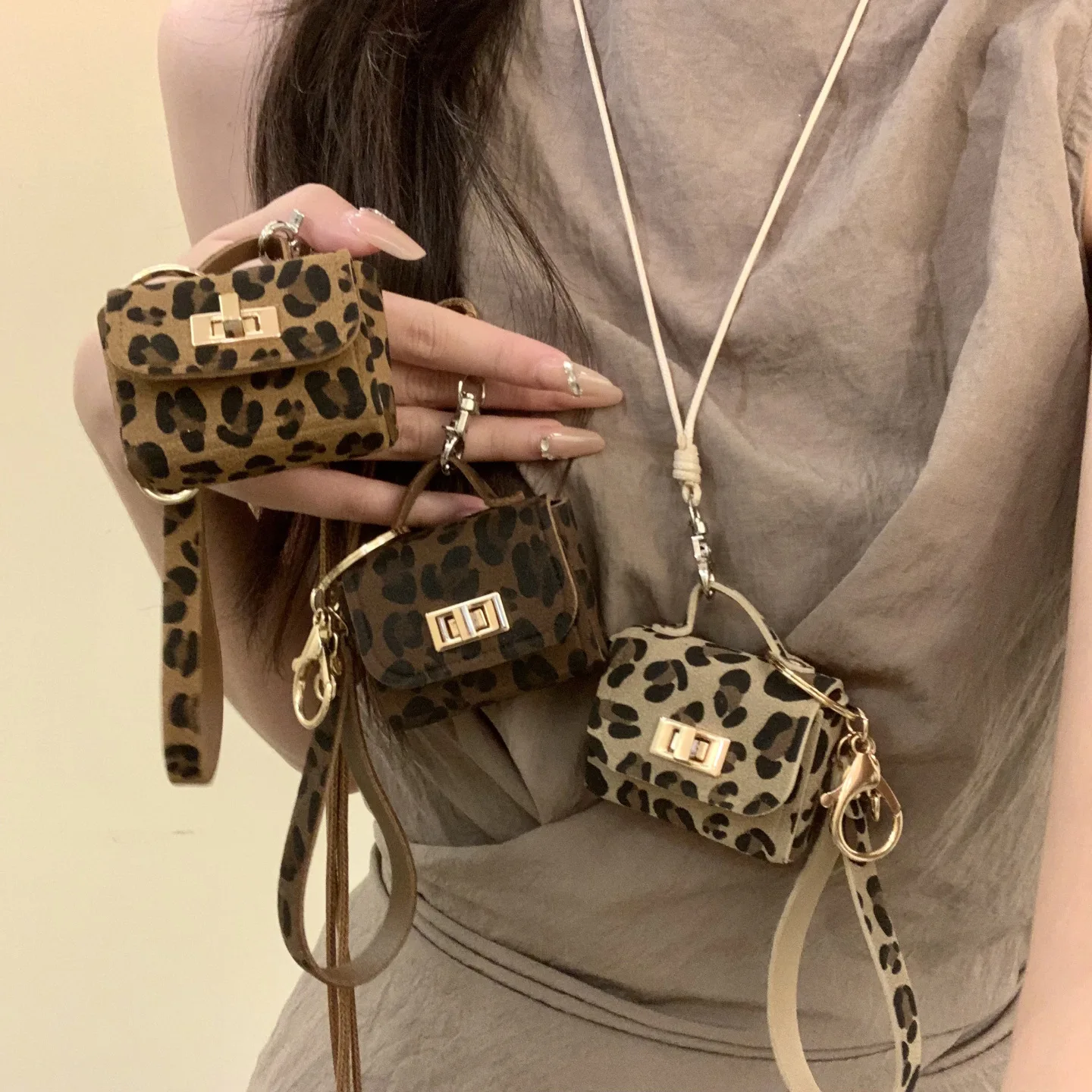 Retro süße kleine Leopardenmuster Leder Tasche Anhänger Halsketten für Frauen Pullover lange Seil Kette Hals hängen Schmuck Zubehör C