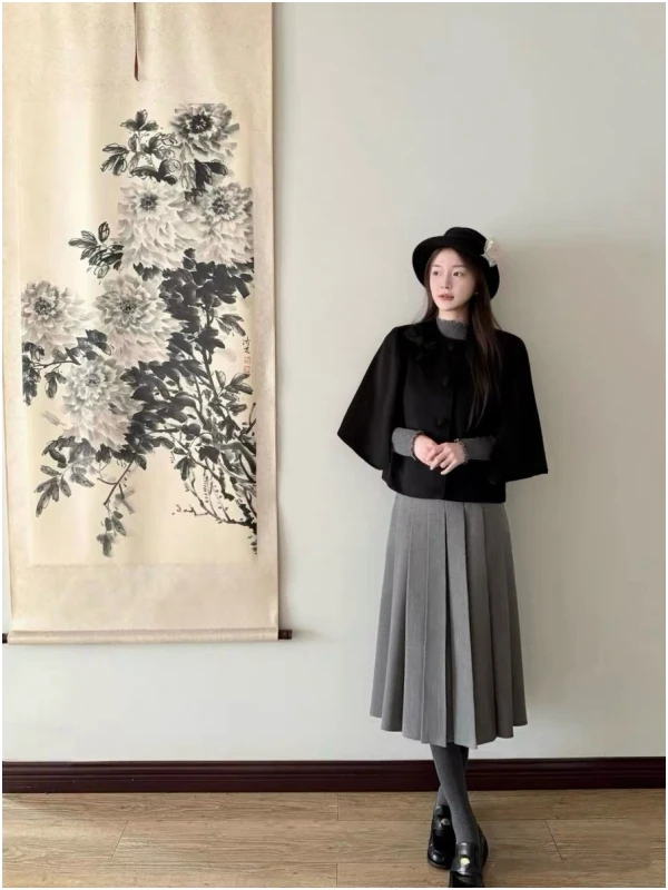 

Elegant Vintage Black Cloak Shoulder Shawl Outerwear Mid-Length Base Dress Three-Piece Set for Rich Misses High Waist Pure Color