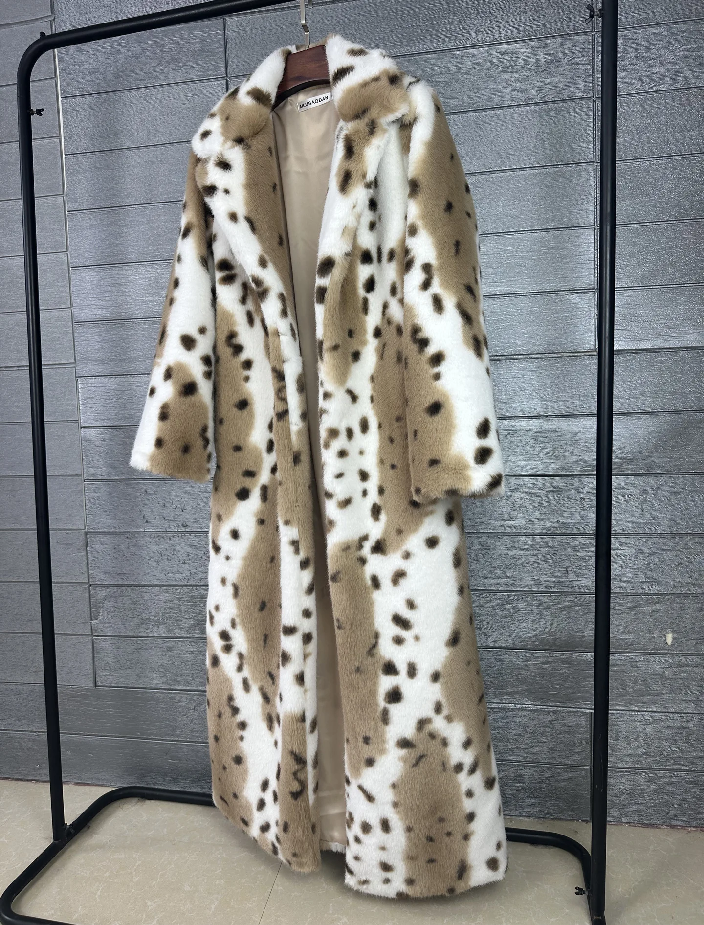 DEAT 2026 Winter Fashion Imitation Fur Leopard Pattern Coat For Women Notched Collar Long Style Notched Collar Jacket 11B9518
