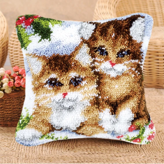 Animal Series Latch Hook Pillow Kits Dogs 3D Segment Embroidery Pillow Wool Cross Stitch Pillow Embroidery DIY Latch Hook Pillow