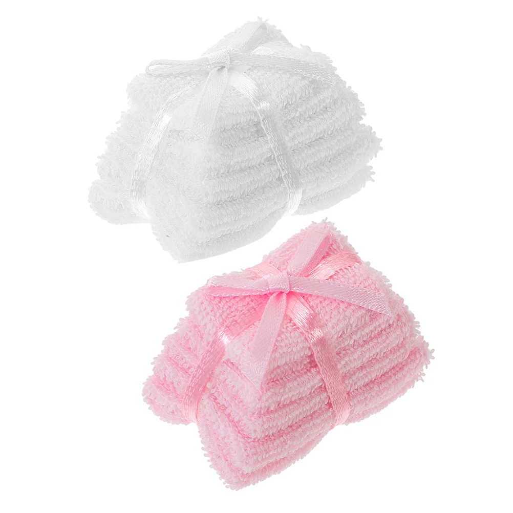 

2Pcs Dollhouse Bathroom Fabric Towels Miniature Bath Towels Set for Tiny Bathroom Accessories and Miniature Decor