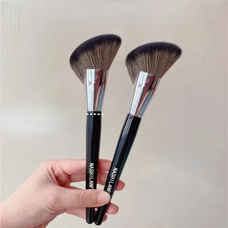 Professional Contour Brush Professional Face Blush Highlight Bronzer Contour Powder Brush Soft Synthetic Hair Sculpting Brushes