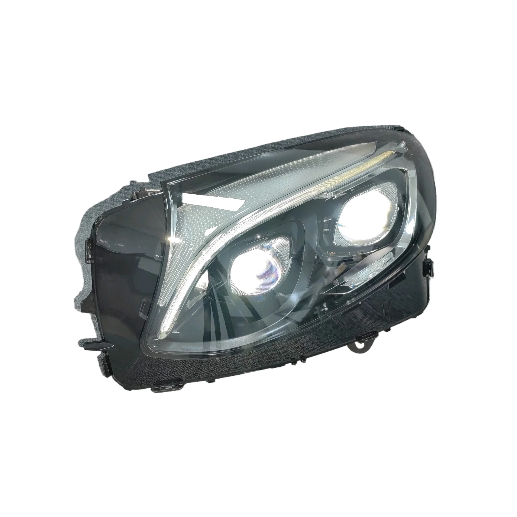 高品質でベストセラーのメルセデスベンツ GLC W253 車の照明システム LED ヘッドライトは、次の用途に適しています。