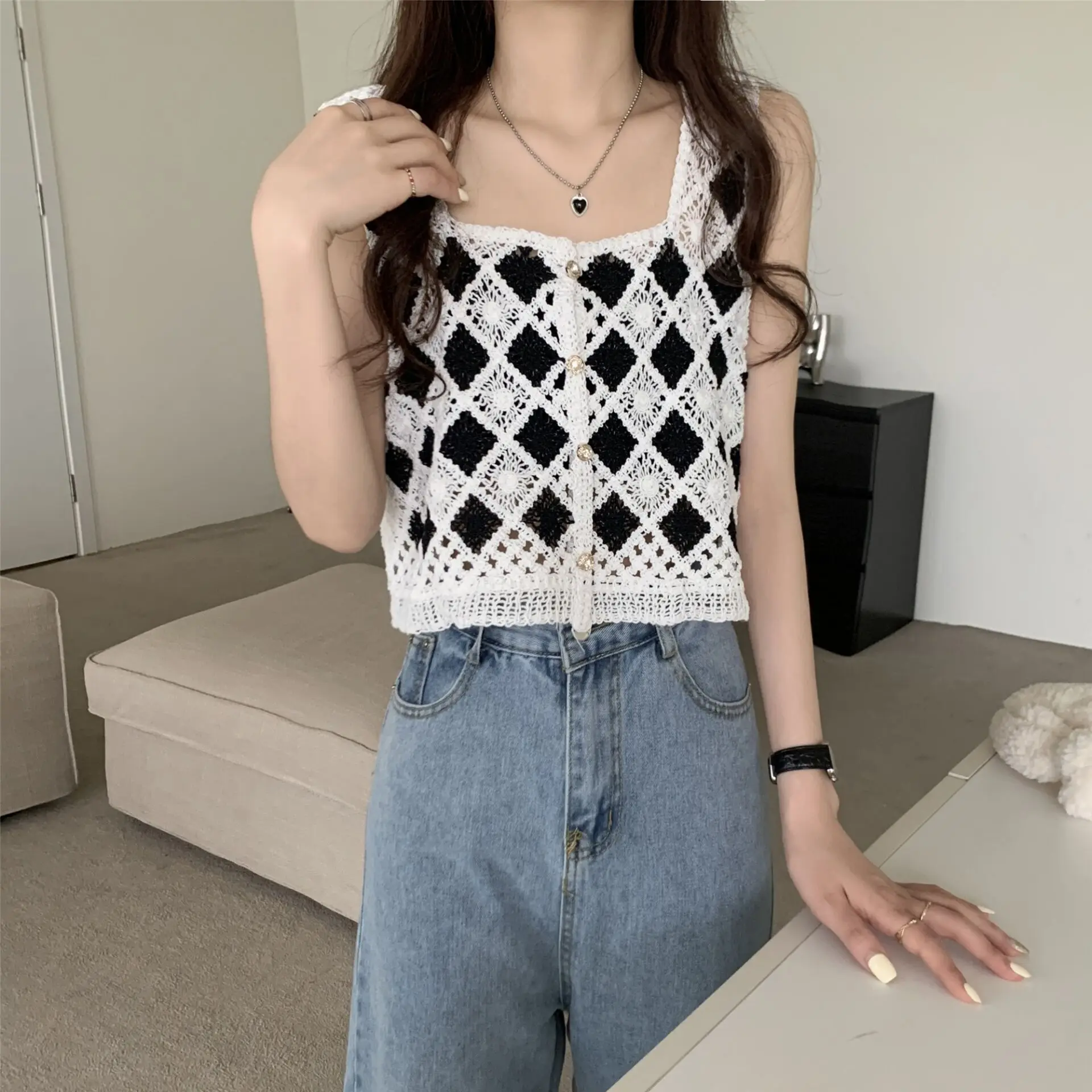 OUMEA Women Knitting Crochet Tank Tops Sleeveless Plaid Cotton Crop Cardigans Spring Square Neck Casual Retro French Style Tops