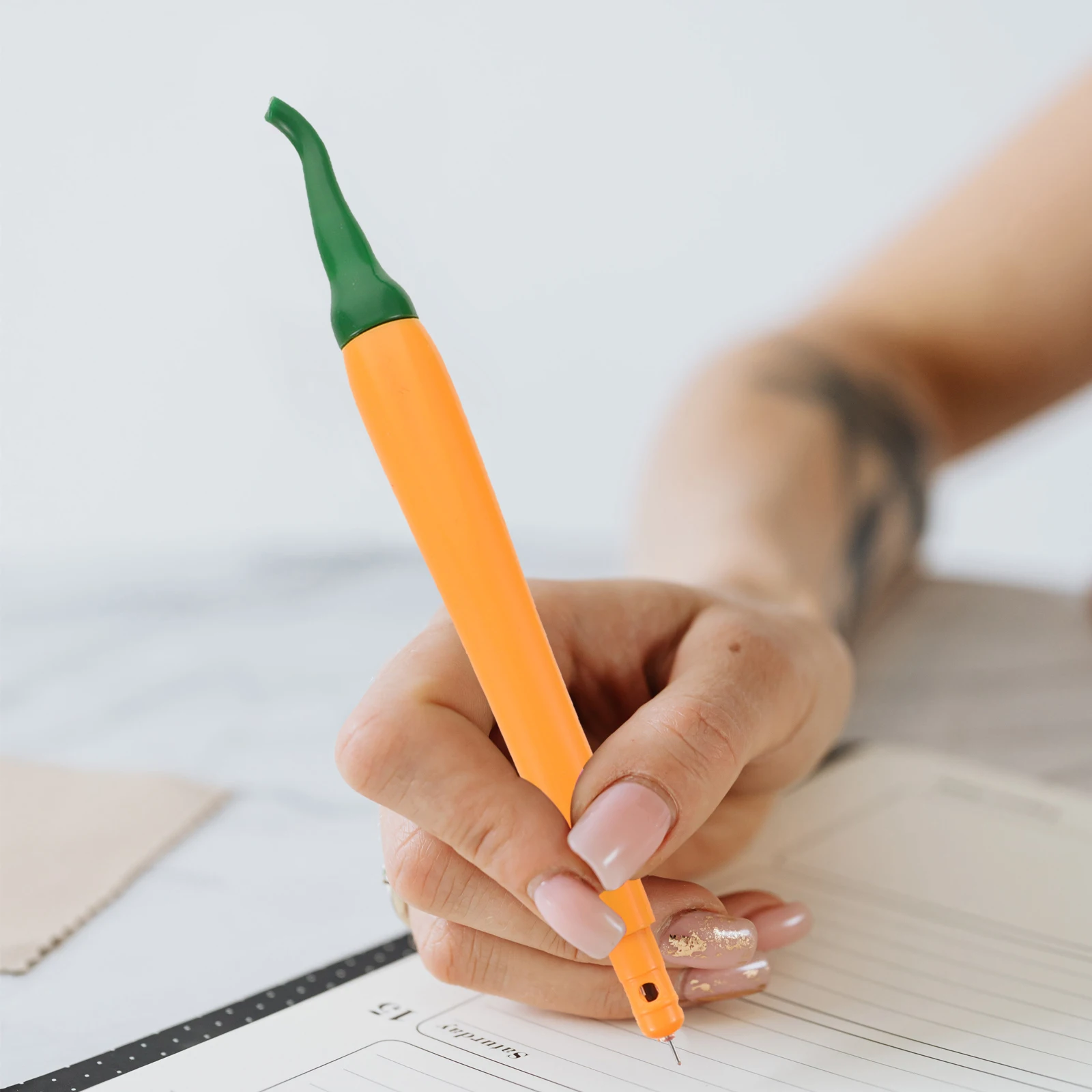 

14 шт., набор гелевых ручек в форме чили, милый растительный дизайн, гладкое письмо, гелевые ручки с тонким кончиком, школьные канцелярские принадлежности