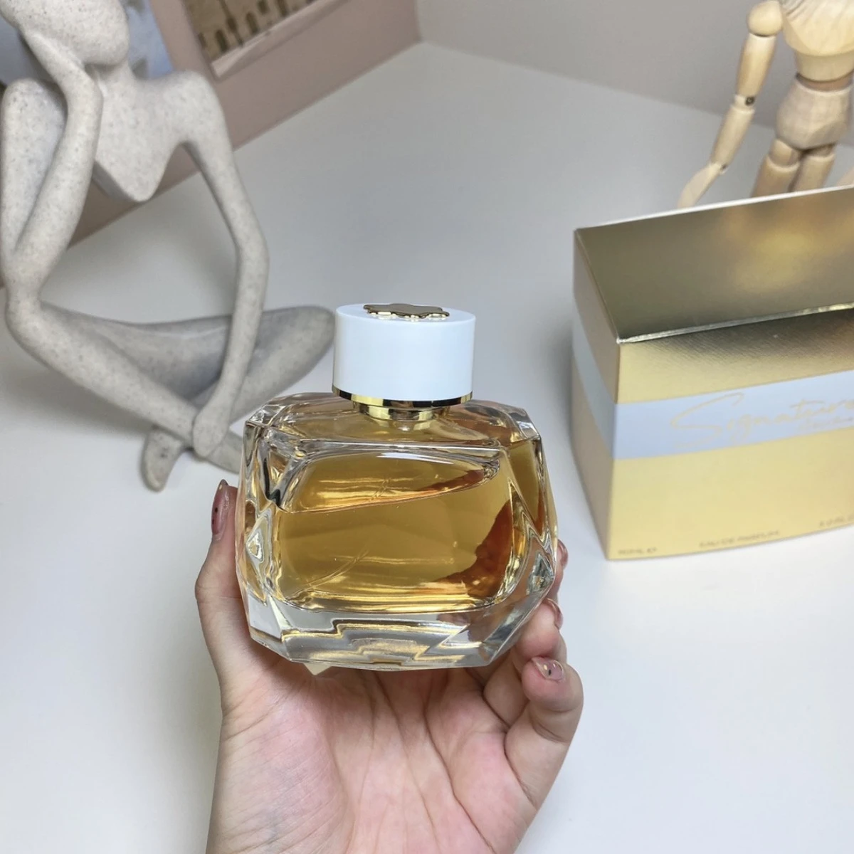 90ml Women's Signature Absolue Eau De Parfum Luxury Long Lasting Oriental Floral Fragrance Ideal for Daily Wear & Gift For Her