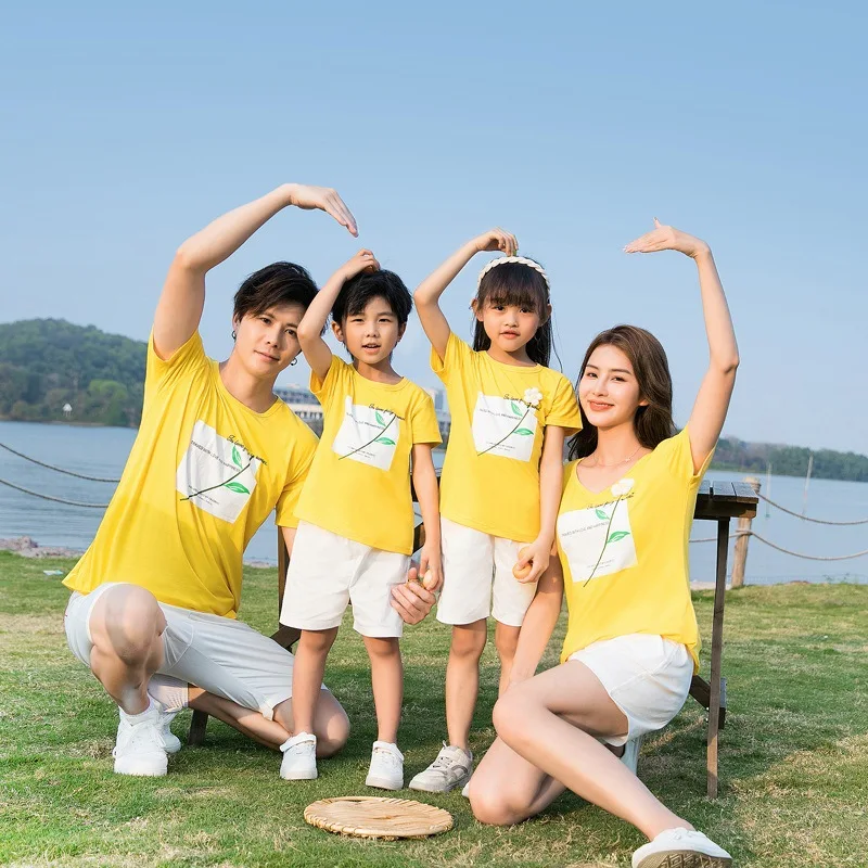 2024 Sommer Familie passende Outfits Vater Mutter und Sohn Tochter T-Shirts Shorts zweiteilige Sets Papa Mutter und Kinder Kleidung