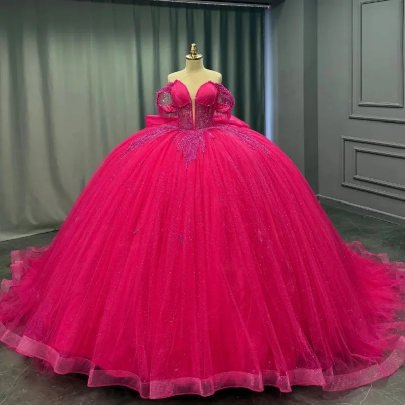 Brillant rose rose Quinceanera robe cristal paillettes fleur décalcomanie épaules dénudées longue queue arc robes De 15 Quinceanera ﻿ Personnaliser