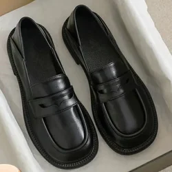 Mocassins de couro preto para mulheres, sapatos de plataforma, salto baixo, sapatilhas casuais, sapatos britânicos, luxo, primavera, 43, 2022