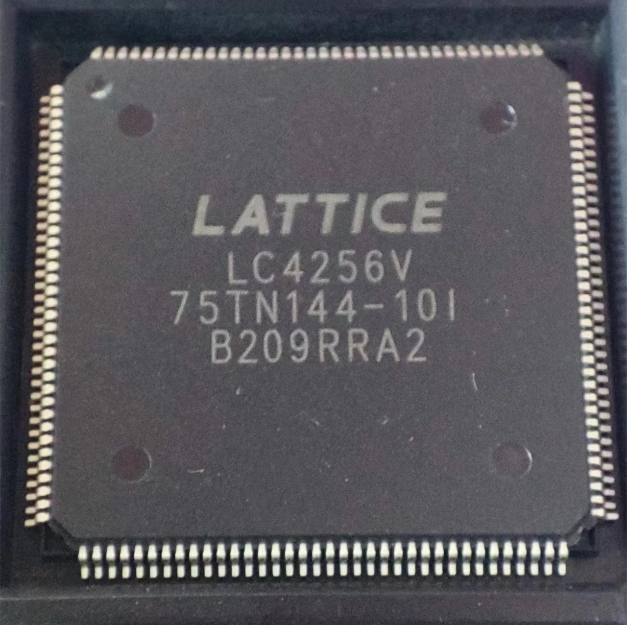 1~10pcs/lot LC4256V-75TN144-10I LC4256V-75TN144C QFP-144 100% Brand New Original.