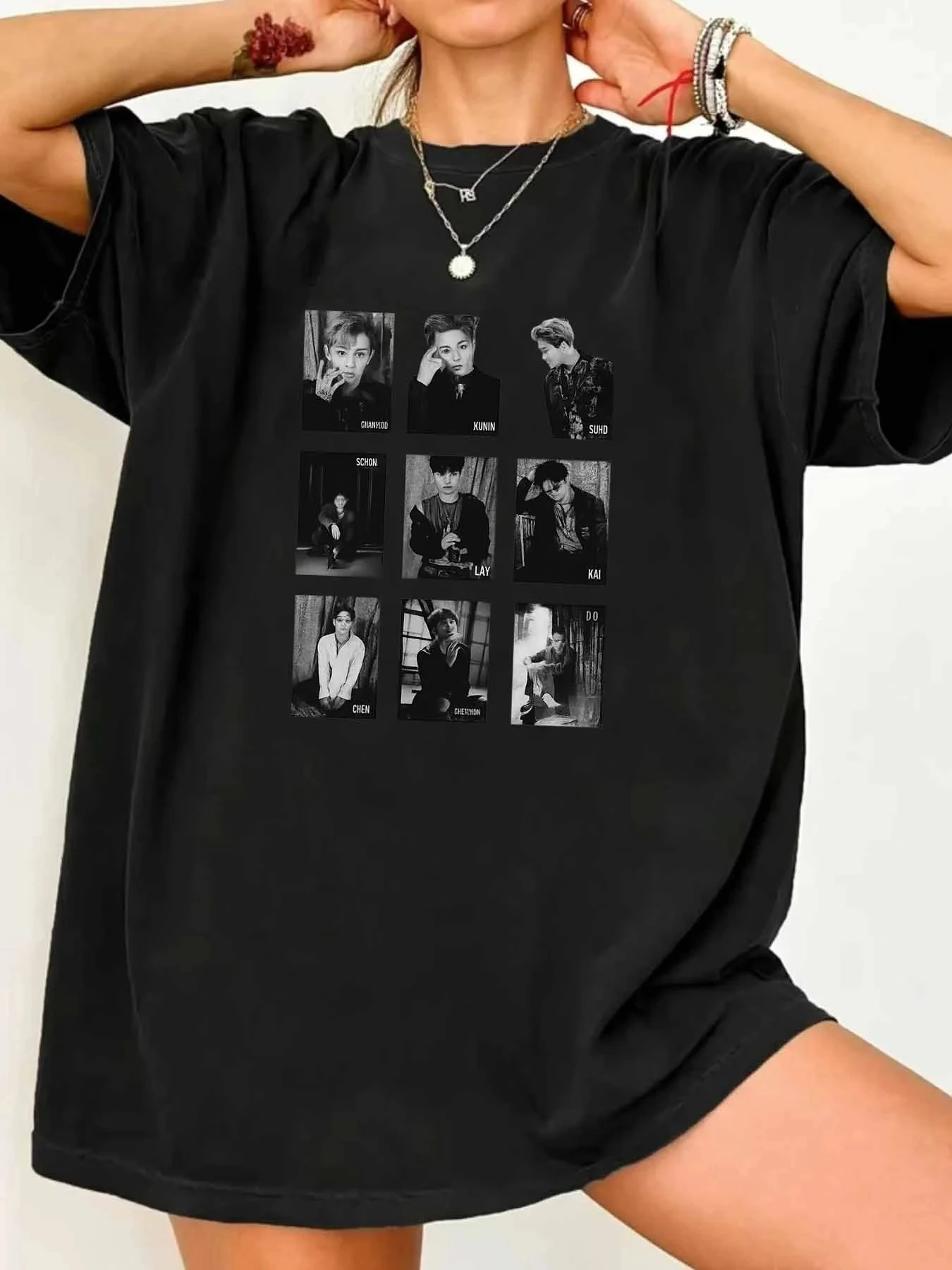 【WY102033】プラスサイズの女性用ラウンドネック半袖Tシャツ、伸縮性のあるハーフスリーブとトレンディなプリント付き