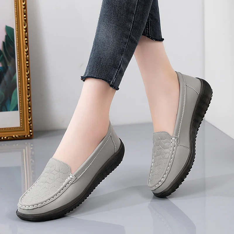 Spring Women\'s Flat Shoes 2023 New Genuine Leather Loafers Non-slip Soft Bottom Casual Shoes Slip on Moccasins Women Boat Shoes