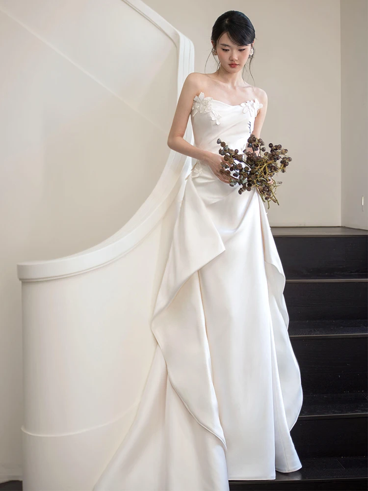 

Элегантное атласное свадебное платье без бретелек со шлейфом, стройнящее, для церемоний в отелях и закрытых помещениях