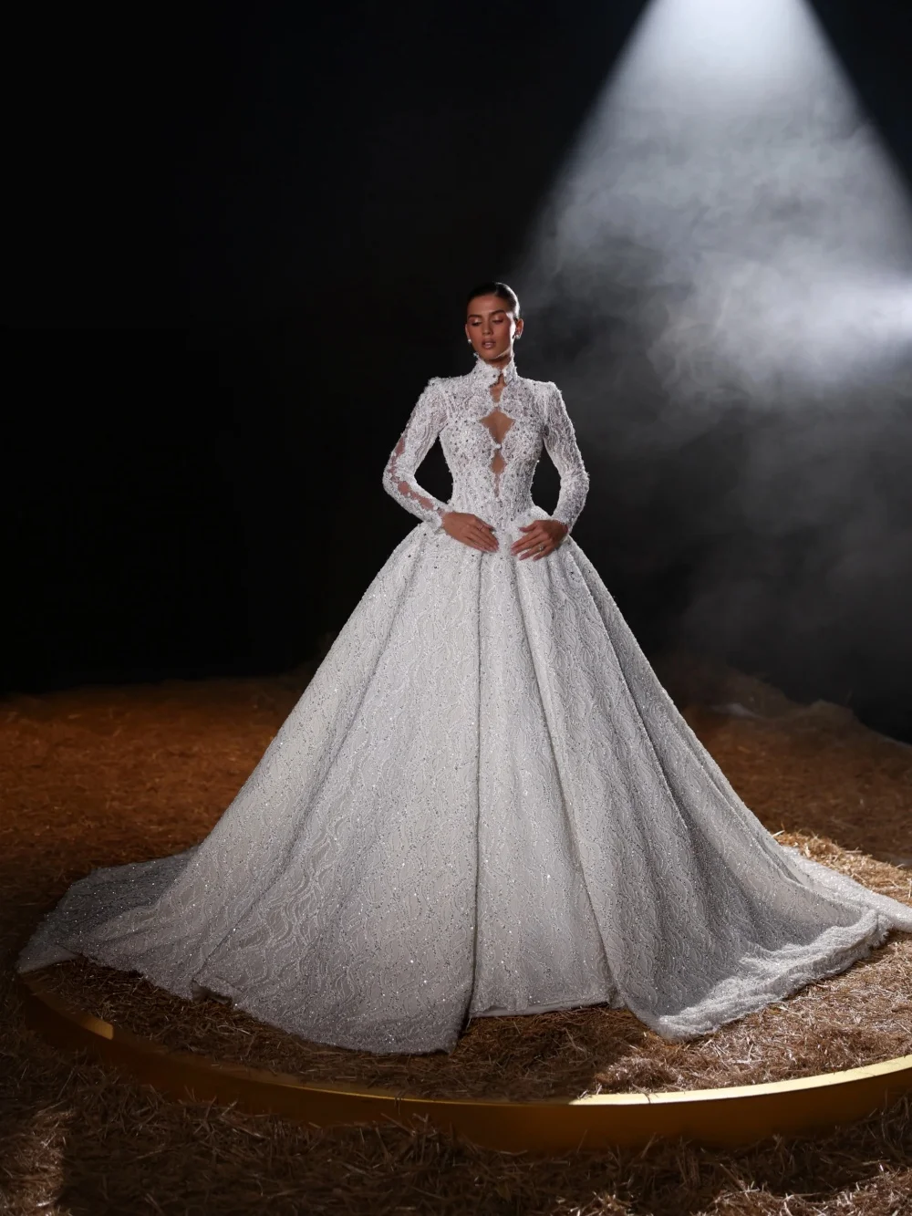 Fully Beaded Embroidery Wedding Dress With Train Dazzling Crystal Ball Gown Bridal Gown Customized Dreamy Dresses For Bride