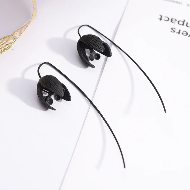 Korean Version Personality Black Ear Wire Flower Bone Flower U-shaped Earrings Fashion New Student Earrings Wholesale Oorbellen