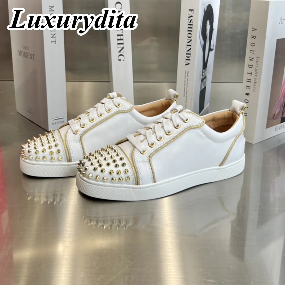 

Top Quality Womens Trendy Casual Sneakers Luxury Mens Real Leather Tennis Shoes Designr Red Sole Tide Lovers Rivet Shoes HJ0824