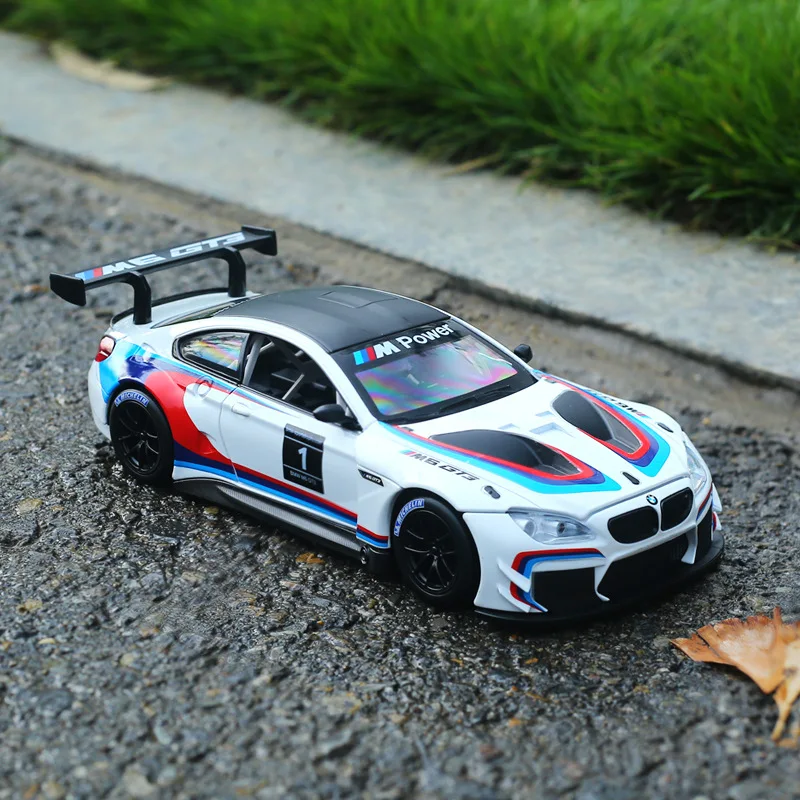 1:24 BMW M6 GT3 racing alloy model children\'s toy car die-casting and toy car sound and light pull back boy gift collection F122