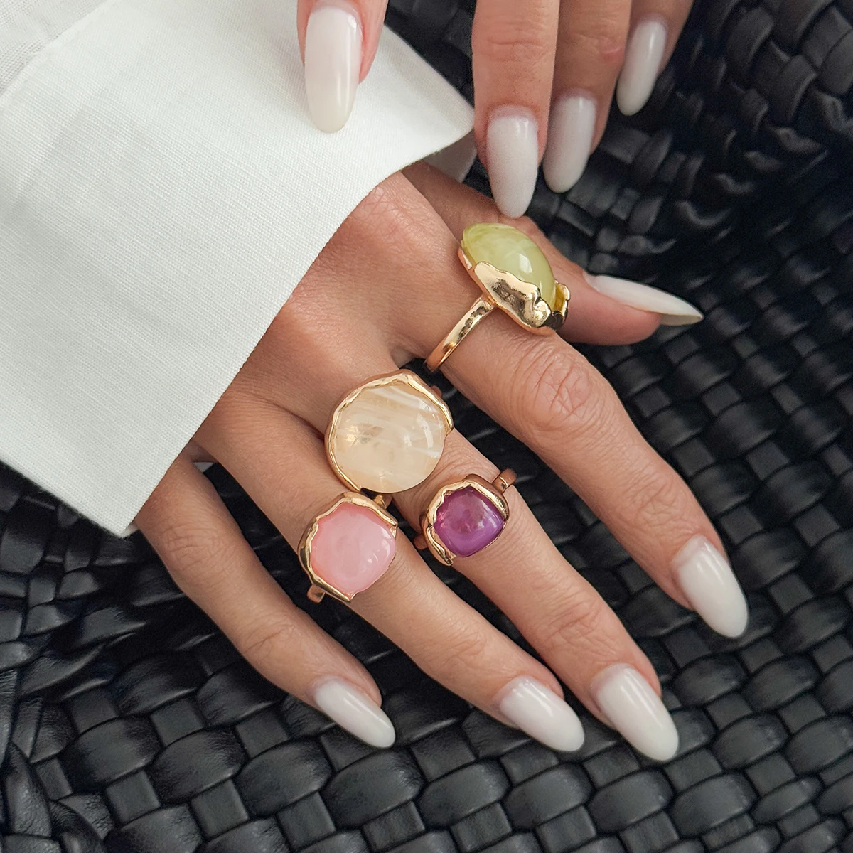 Salircon 4 Pcs/Set Fashion Bohemia Inlaid Colorful Acrylic Ring for Women 2026 New Stackable Open Finger Rings Y2K Jewelry Gift