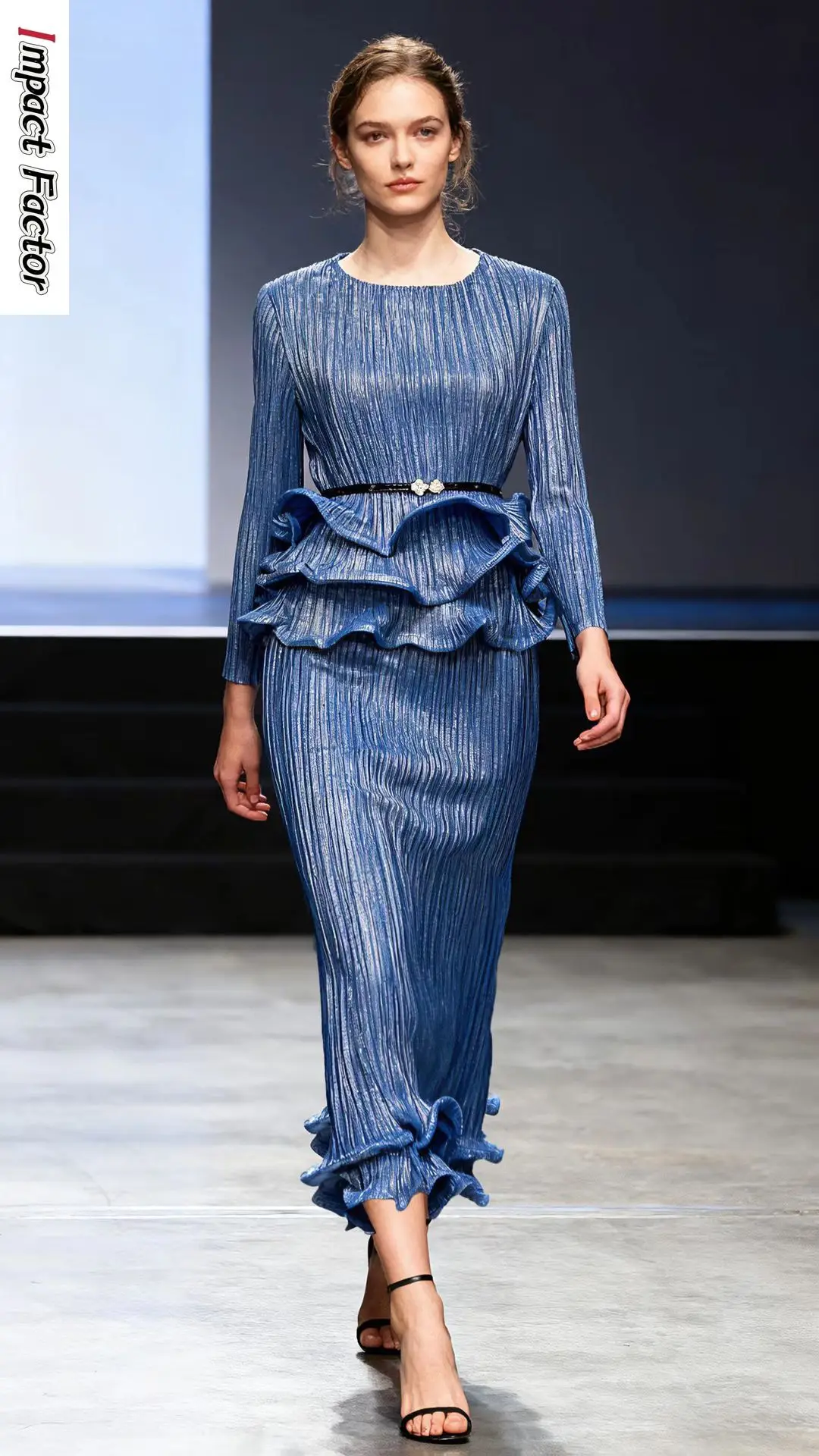 

Miyake 2025 осень и зима новый плиссированный однотонный комплект из двух предметов с круглым вырезом на талии и рюшами по краям модный женский костюм