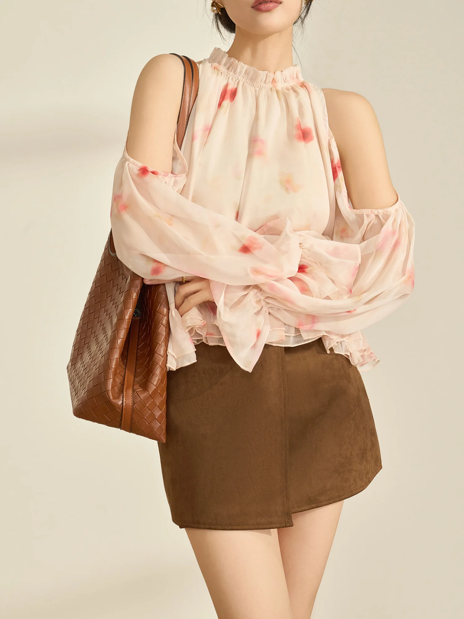 

Женская блузка с принтом абрикосов для ранней весны, с открытыми плечами, длинными рукавами, высоким воротником, из дышащего полиэстера, класса люкс