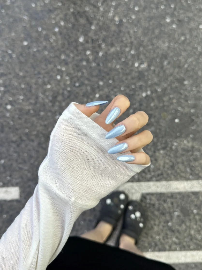 

Super white summer aurora blue wearing armor long almond fake nails advanced temperament nail nail piece
