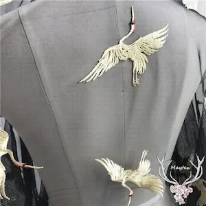 Tela de encaje bordado con grulla coronada roja dorada, tela de tul de pájaro, tela para vestido de novia, tela de encaje para vestido de novia, 1 yarda