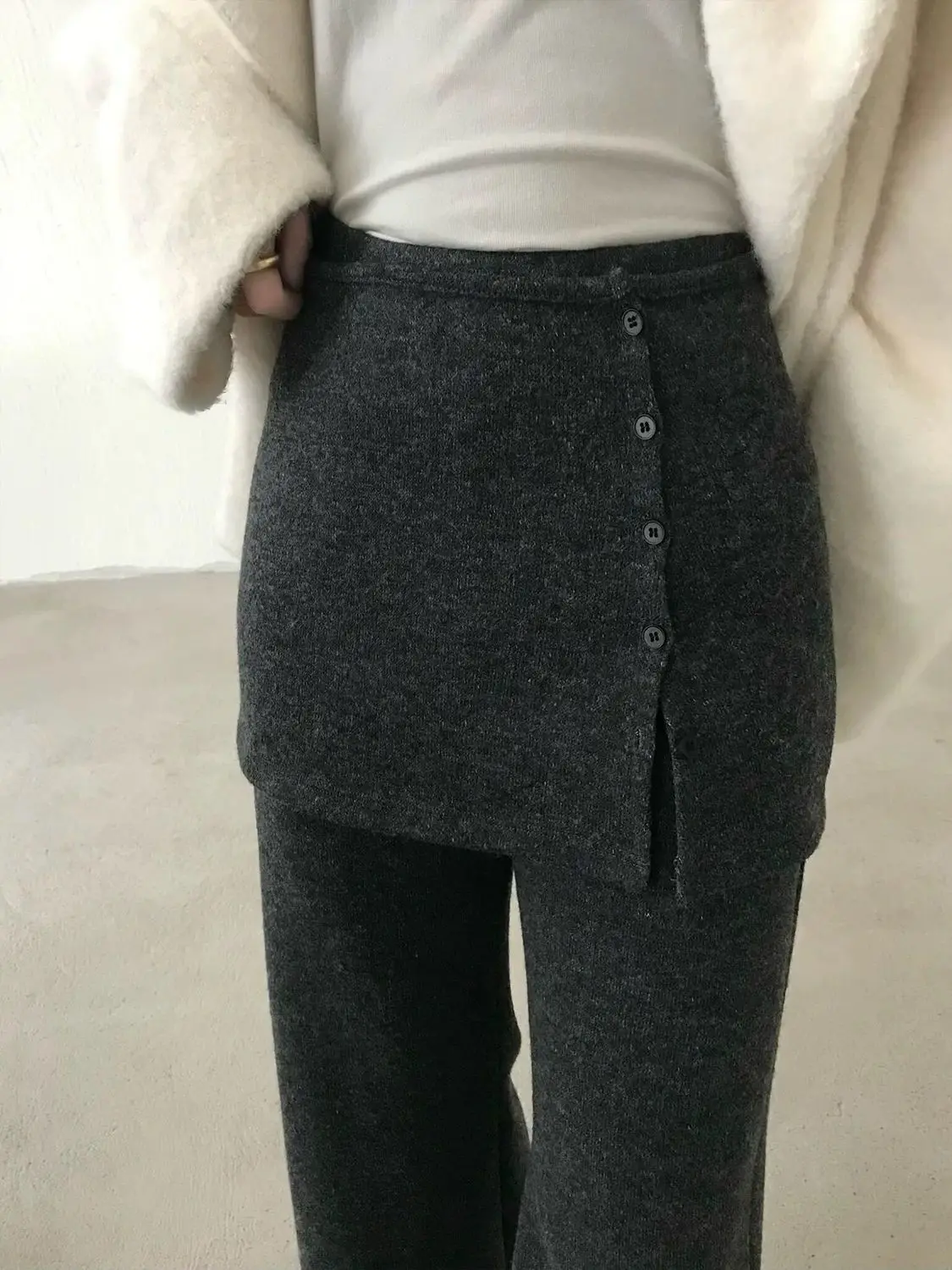

2025 Winter Commuting Style Windscreen Casual Pants Draped Gray Two-Piece Woolen Wide-Leg Pants for Women