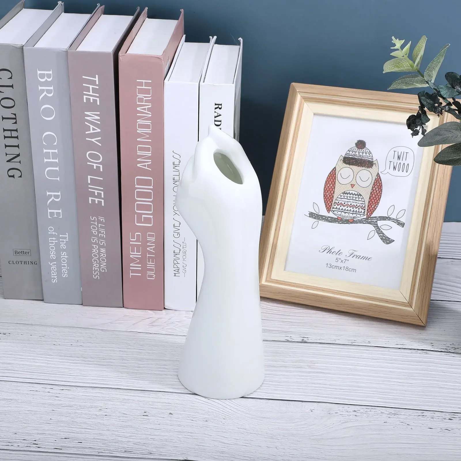 White Arm Hand Vases Pots Ceramic Vintage Decoration Art Abstract  Portrait Look Dried Flowers Vase Modern Home Decorations