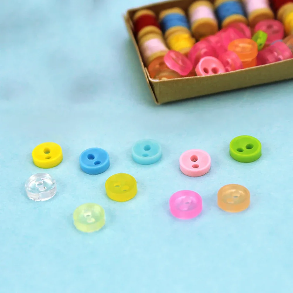 10 ชิ้น 1/12 Dollhouse Miniature เรซิ่นปุ่ม Mini Tailor เครื่องมือของเล่นสําหรับตุ๊กตาอุปกรณ์ House ตกแต่ง ob11 bjd