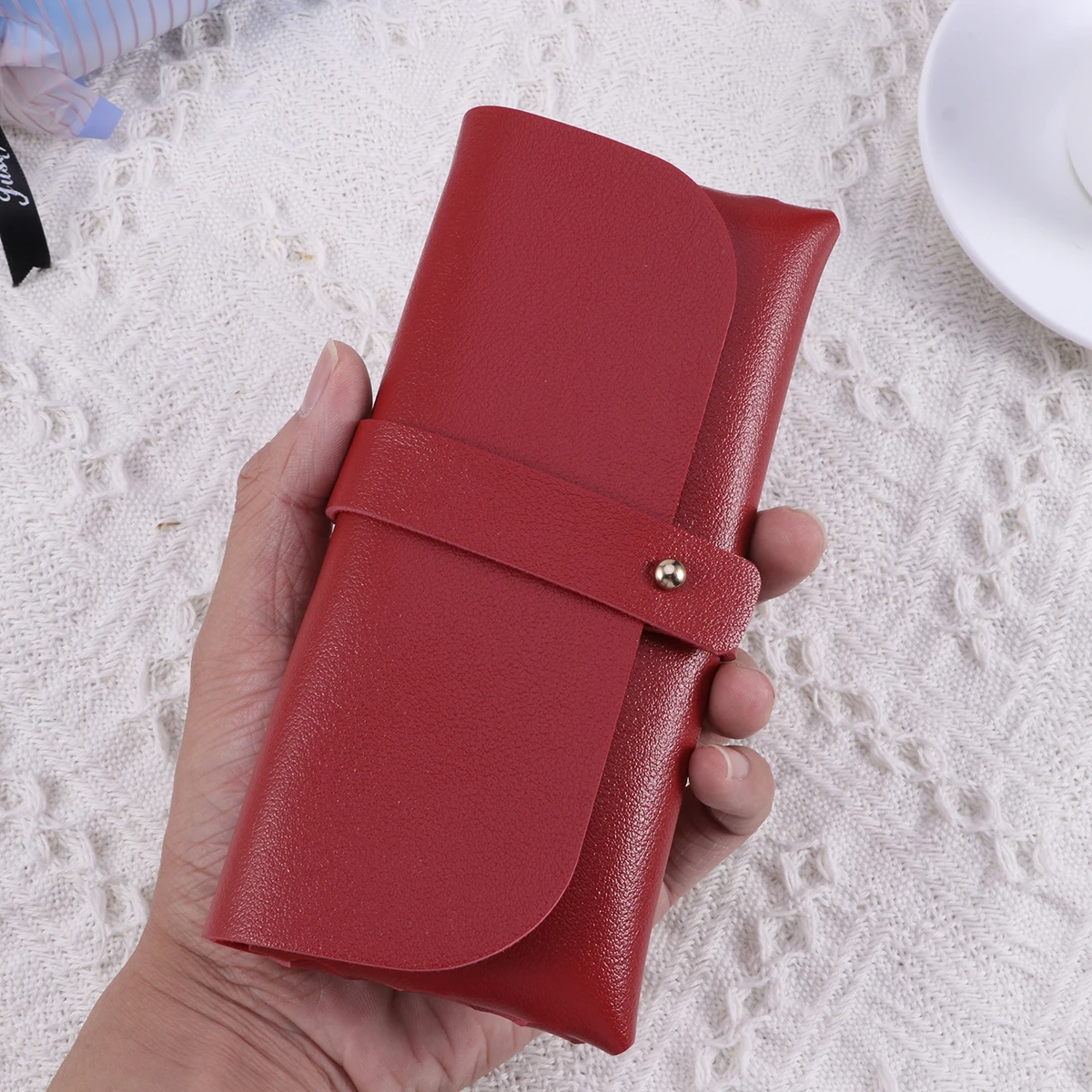 

Стильный чехол для очков из ПВХ с пряжкой-раскладушкой, тонкий портативный чехол для хранения очков, солнцезащитных очков, большая вместимость, подходит для сумок