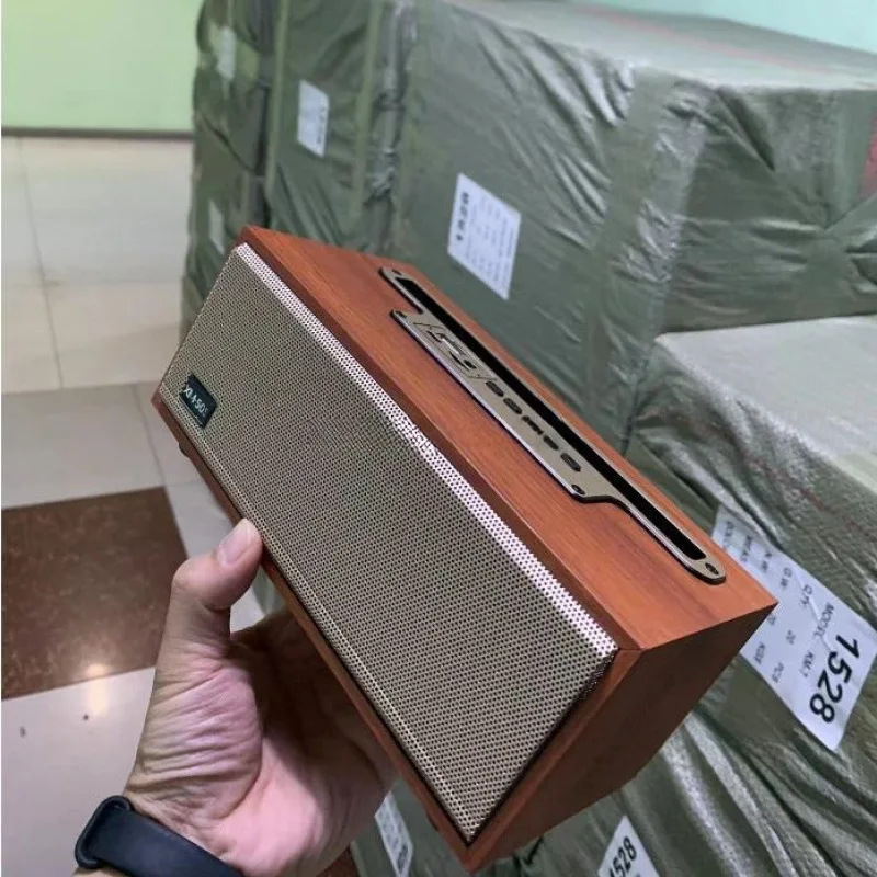 Different texture Bluetooth pluggable card, wooden retro Bluetooth speaker, audio home