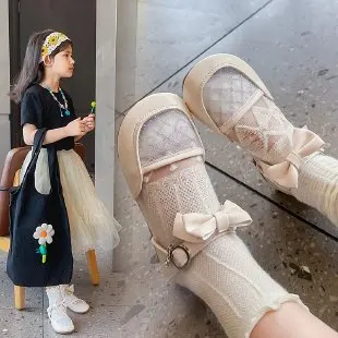 2024 estate nuovi sandali carini per bambini Flower girl's Soft Sole Toes scarpe da principessa in pizzo cavo con cappuccio per lo spettacolo di nozze della festa