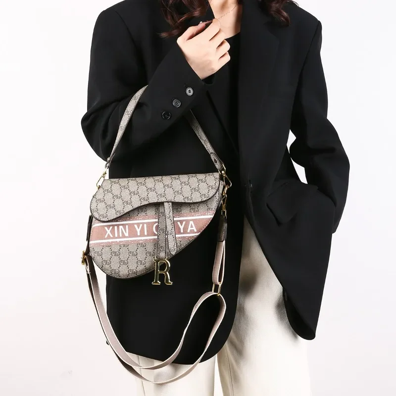 

Luxury High-End Leather Tote Messenger Bag For Women With Crossbody Strap And Large Capacity Commuter