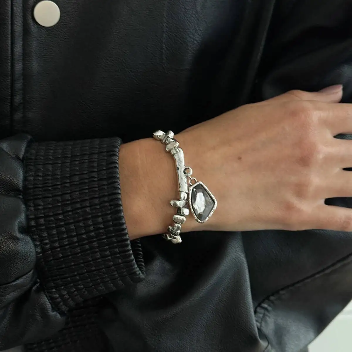 Trendy Irregular Acrylic Rhinestone Pendant Bracelets Women Punk CCB Resilient Hand Chain 2026 New Year Jewelry Gift