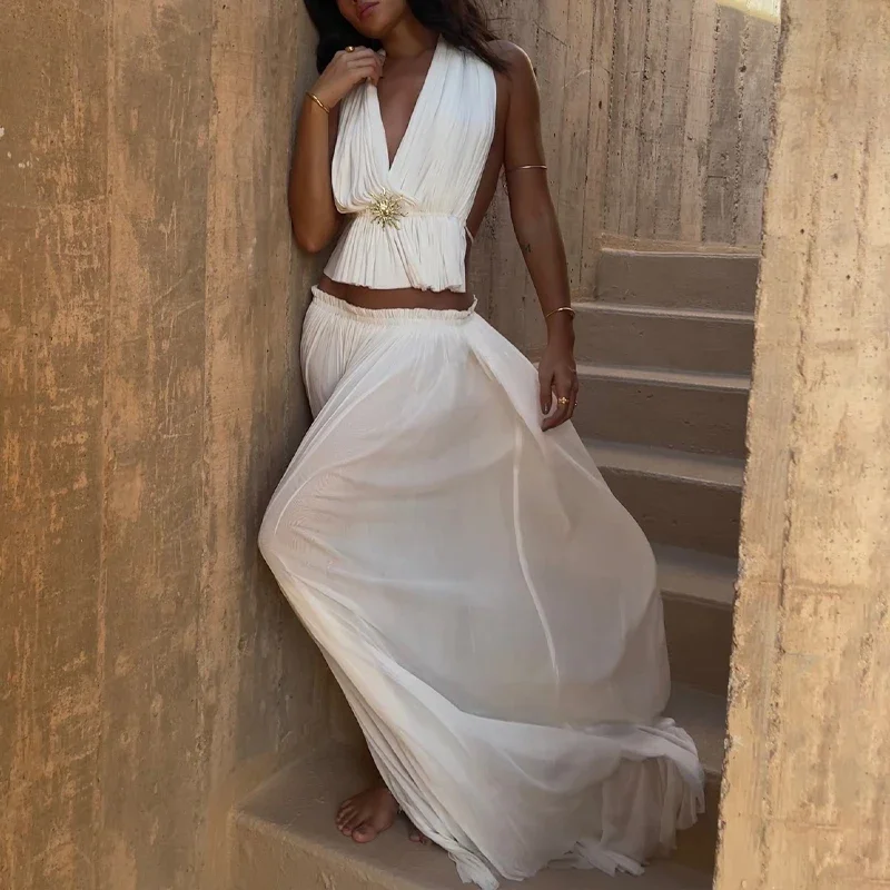 Mode Einfarbig Strand Urlaub Outfits Casual Plissee Lose Cover-up Neue Neckholder Tiefem V-ausschnitt Rückenfreie Tops & halbe Röcke Sets