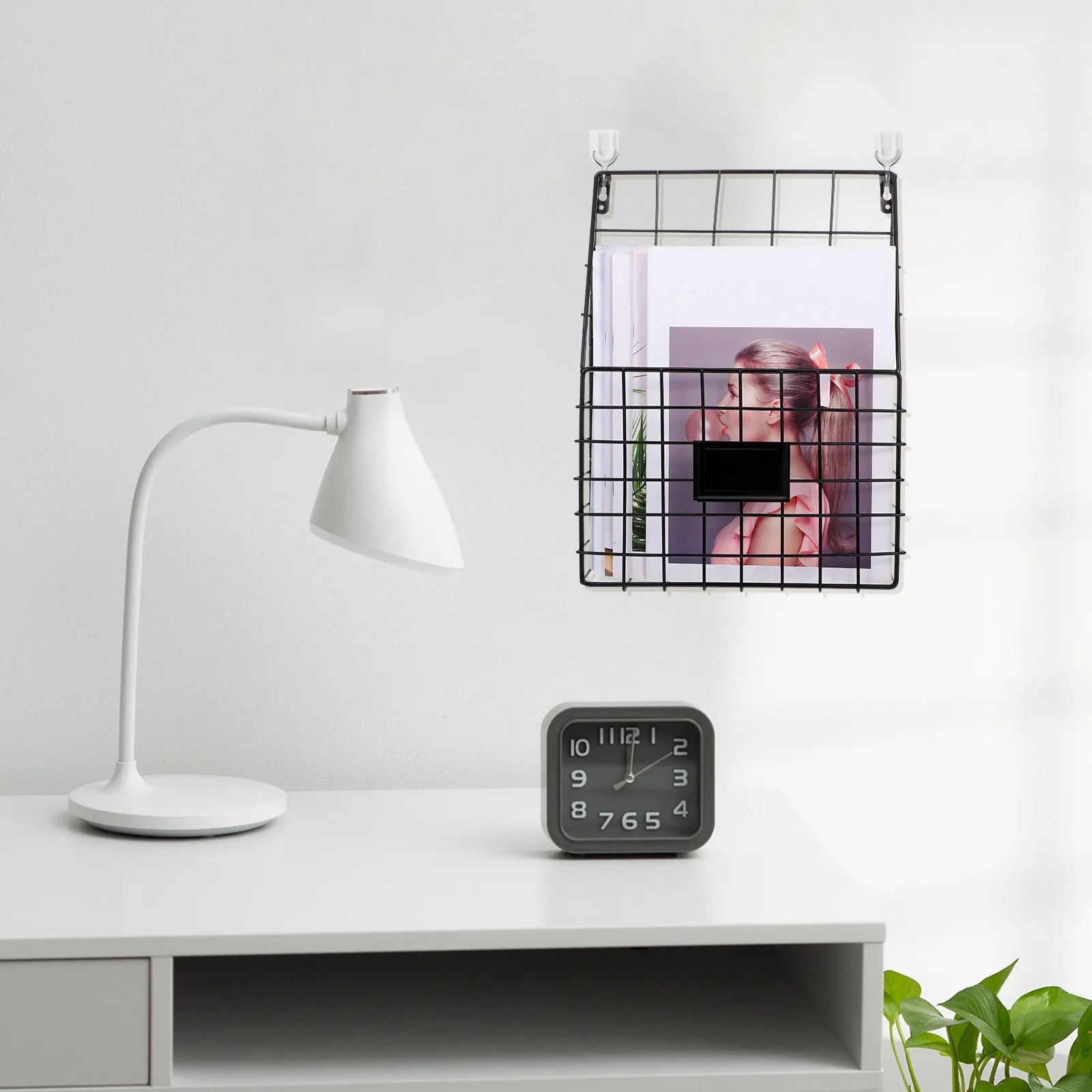 

Настенный держатель для журналов из металла, декоративная проволочная полка, органайзер для офиса, настенная корзина для хранения файлов, вместительная