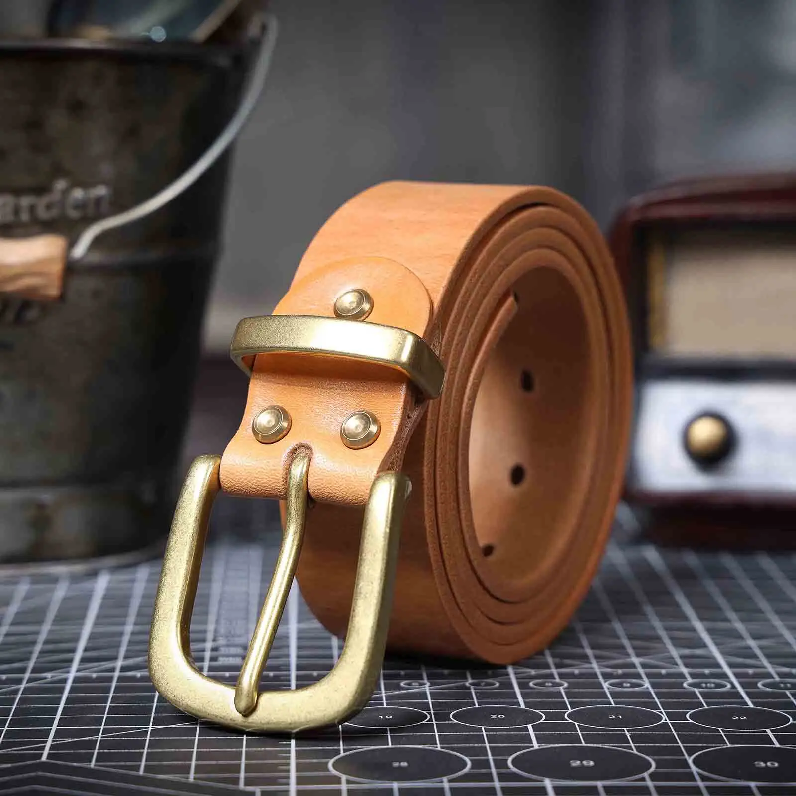 Vintage Echtleder-Herrengürtel mit Massiver Messingschnalle, Handgefertigter Casual-Dornschließen-Gürtel aus Verstärktem Italienischem Rindsleder mit Geschenkbox – Detail 10